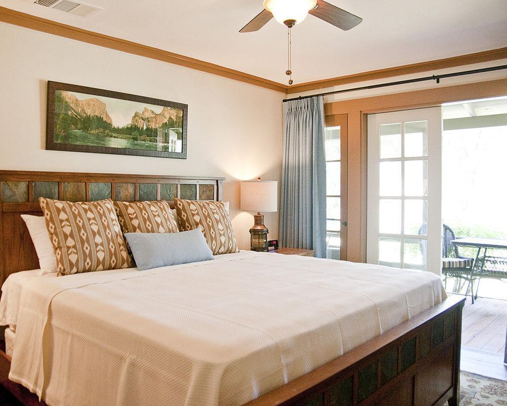 Sierra Sky Ranch Hotel Oakhurst Exterior photo